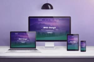 Ein PC, ein Tablet, ein Handy und auf allen wird eine gleiche Website angezeigt. Warum eine Website responsive sein muss.